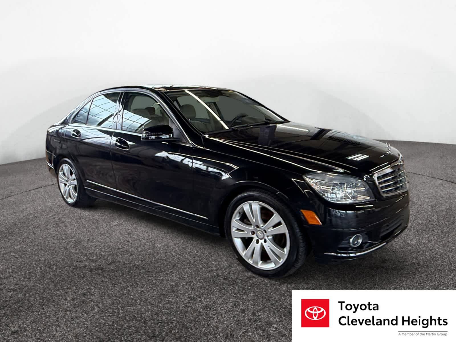 Used 2011 Mercedes-Benz C 300 4MATIC Sedan image 3