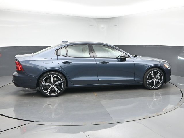 Used 2024 Volvo S60 B5 Plus w/ Climate Package FWD image 9