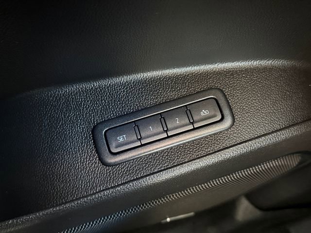 Used 2020 Chevrolet Suburban LT w/ RST Edition image 19