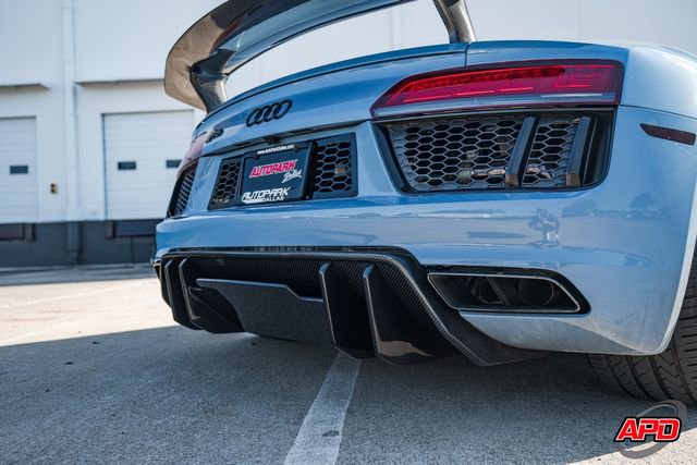Used 2018 Audi R8 V10 w/ Premium Package image 37
