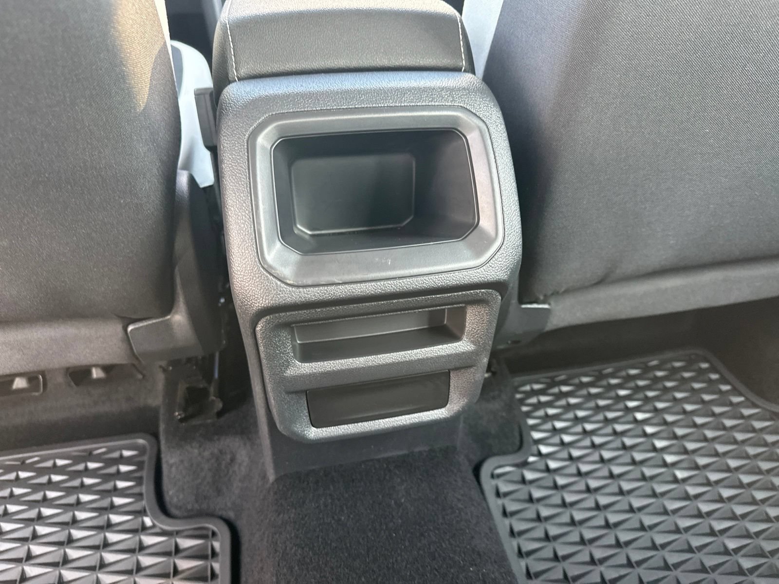 Certified 2025 Volkswagen Taos S AWD/4WD image 21
