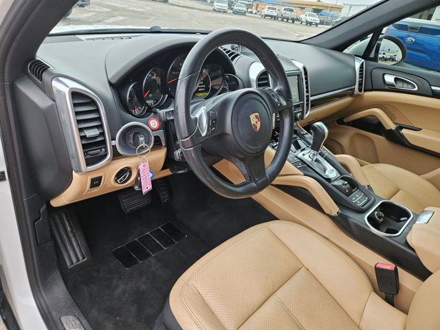 Used 2014 Porsche Cayenne Platinum Edition AWD/4WD image 15