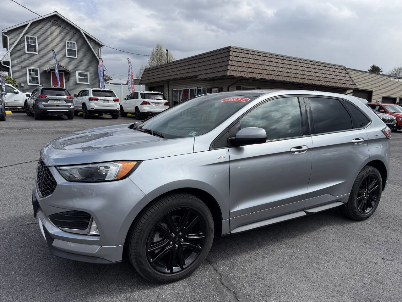 Used 2023 Ford Edge ST-Line w/ Cargo Accessory Package image 2