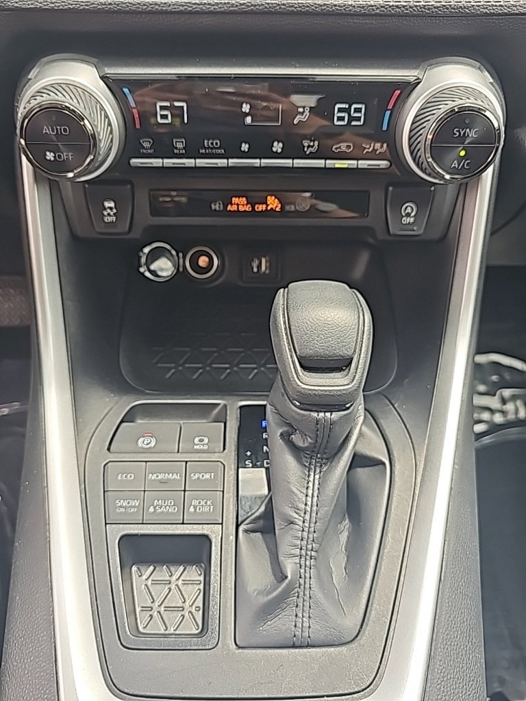 Used 2024 Toyota RAV4 XLE w/ Convenience Package image 25