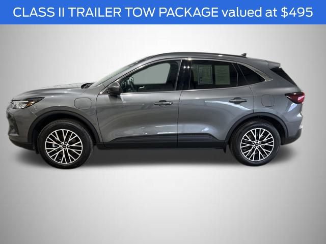 Used 2025 Ford Escape SE w/ Class II Trailer Tow Package image 2