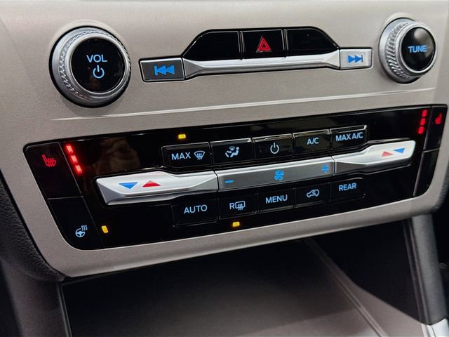 Used 2022 Ford Explorer XLT w/ Equipment Group 202A image 15