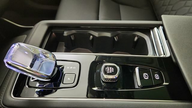 New 2026 Volvo XC90 T8 Plus w/ Protection Package AWD/4WD image 17