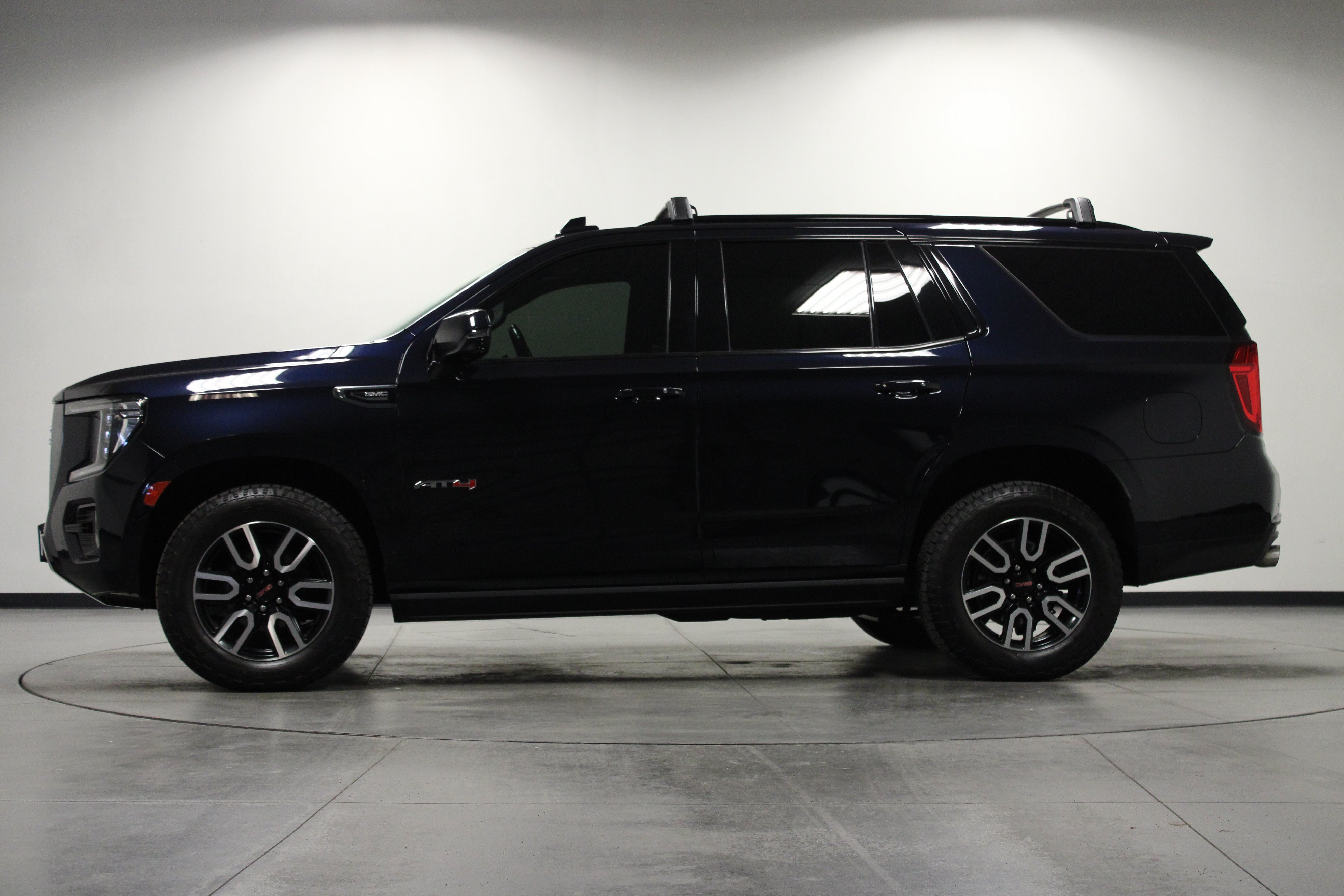 Used 2022 GMC Yukon AT4 w/ AT4 Premium Package AWD/4WD image 7