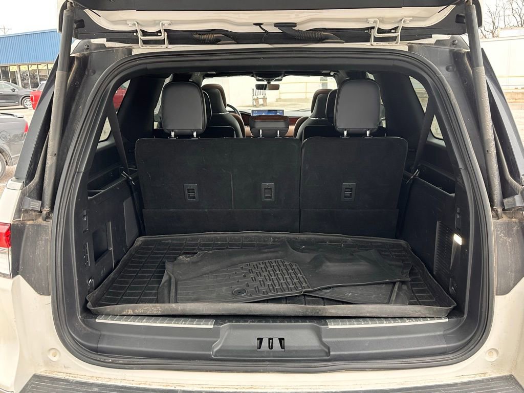 Used 2023 Lincoln Navigator L Reserve image 17