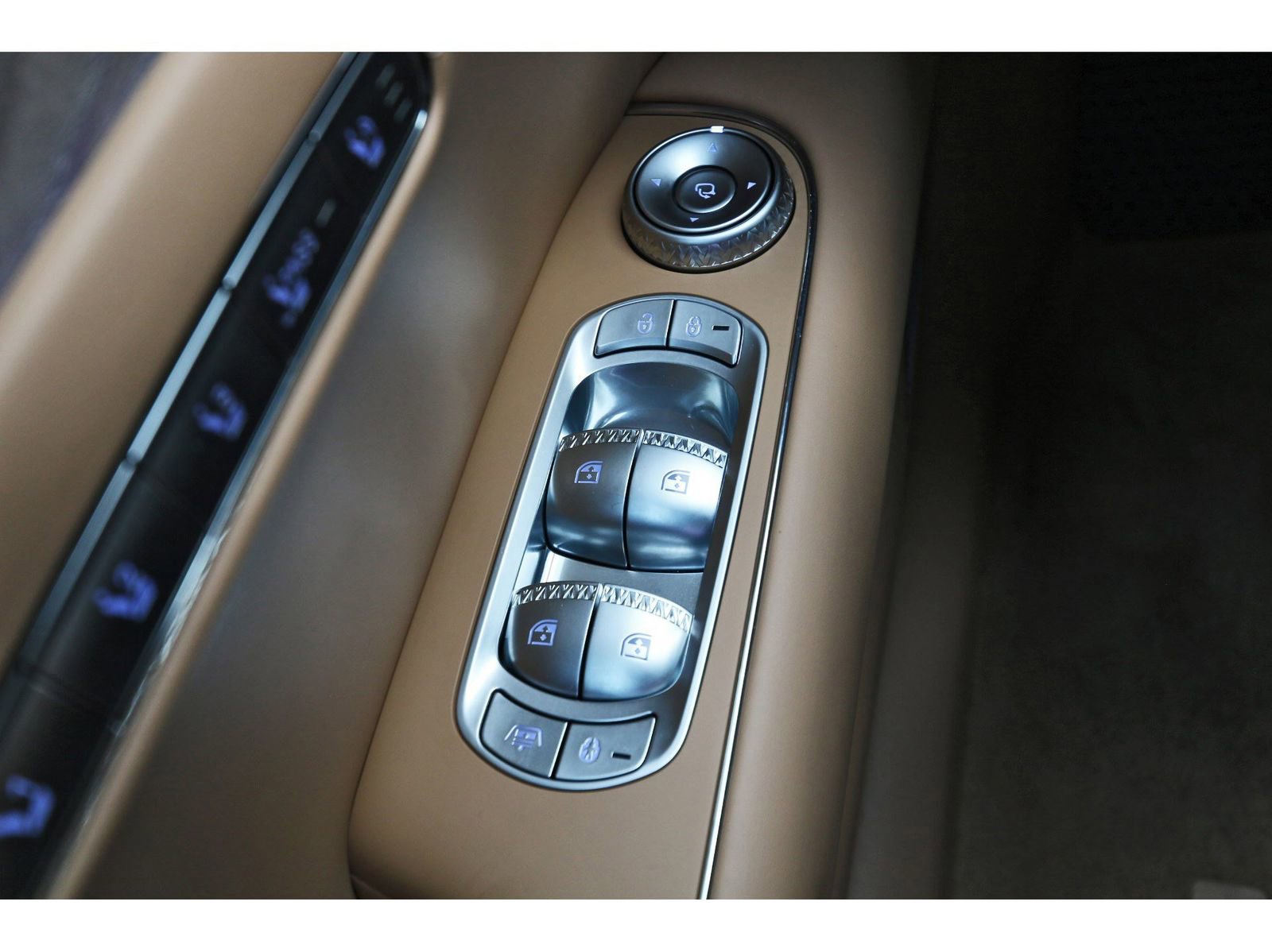 Used 2025 Genesis G90 3.5T image 22