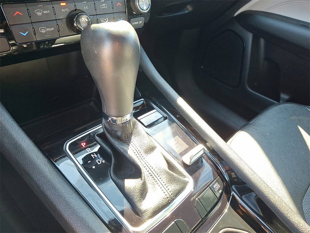 Used 2023 Jeep Compass Limited image 15