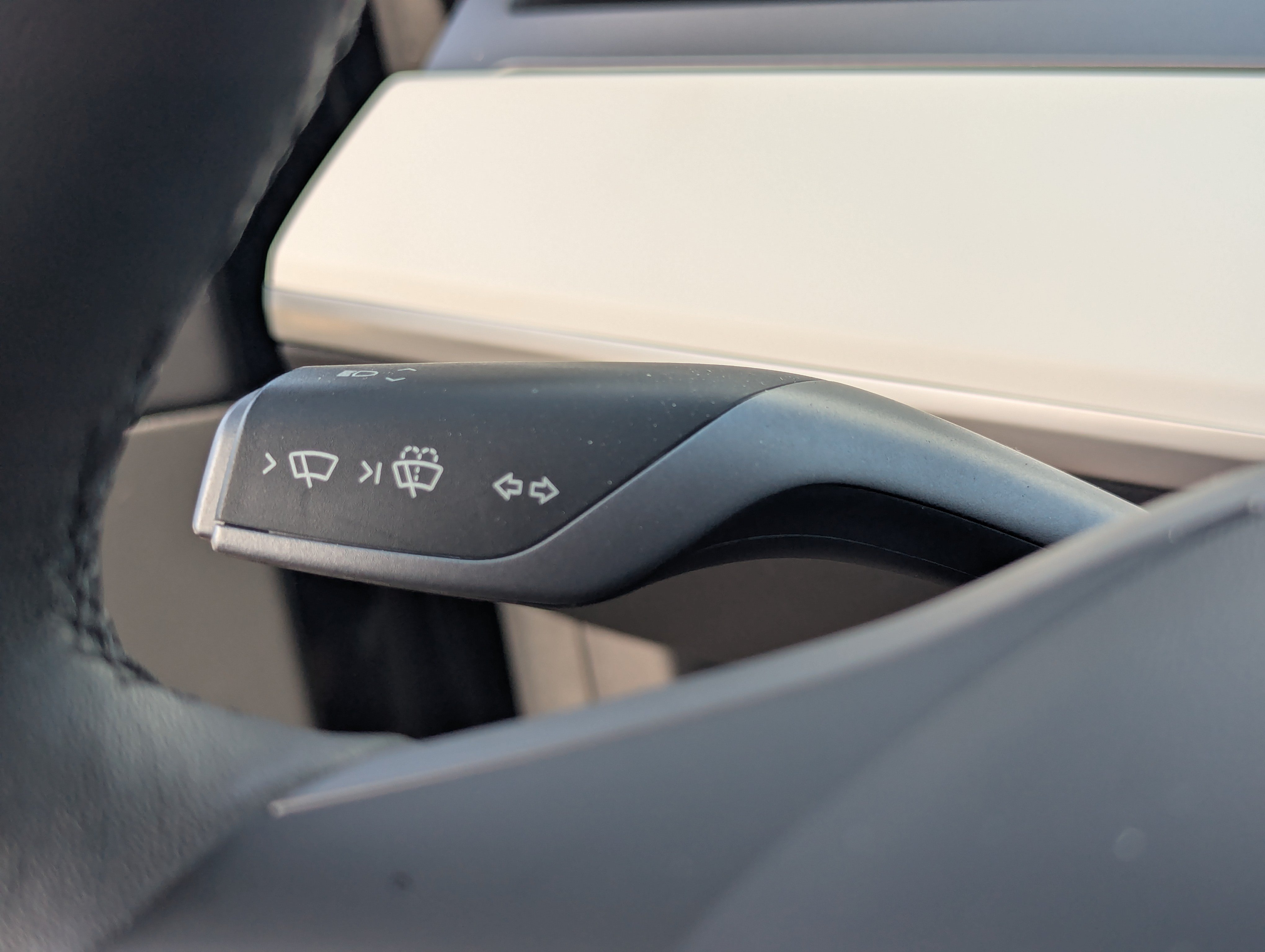 Used 2022 Tesla Model Y Long Range AWD/4WD image 29