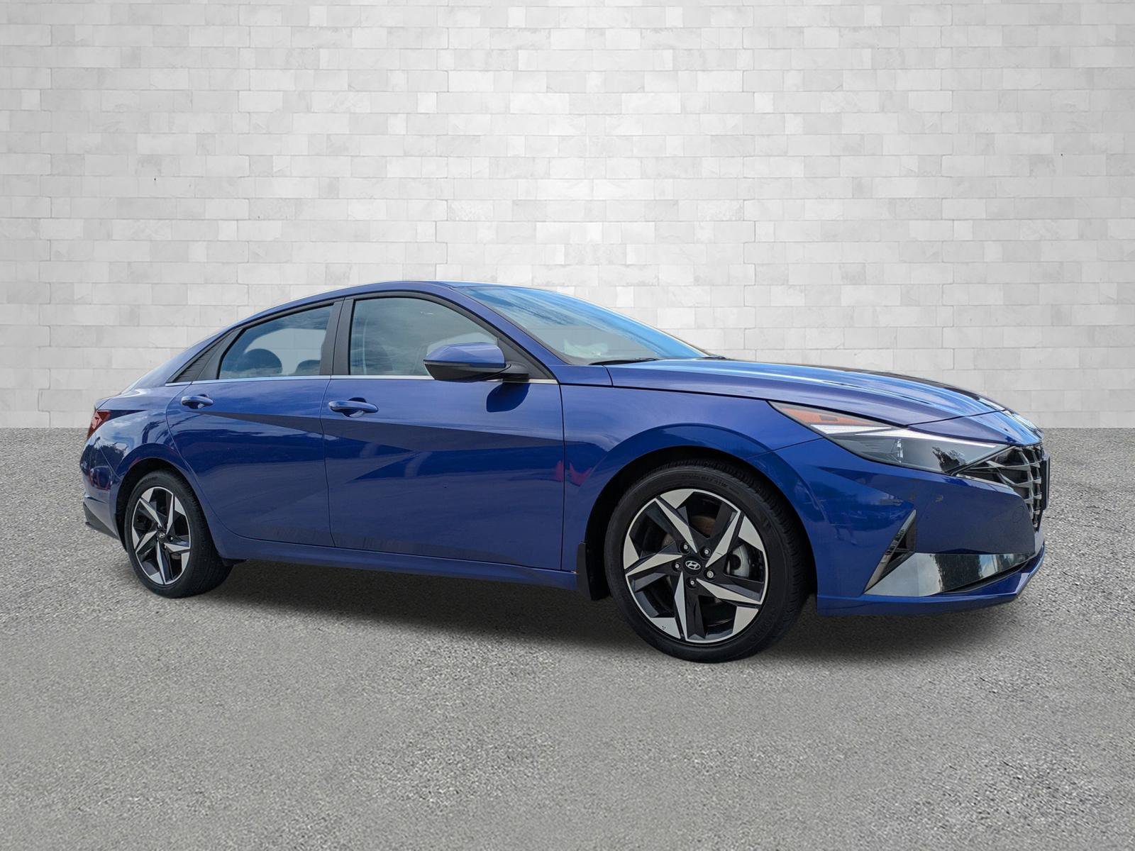 Certified 2022 Hyundai Elantra SEL w/ Convenience + Premium Package
