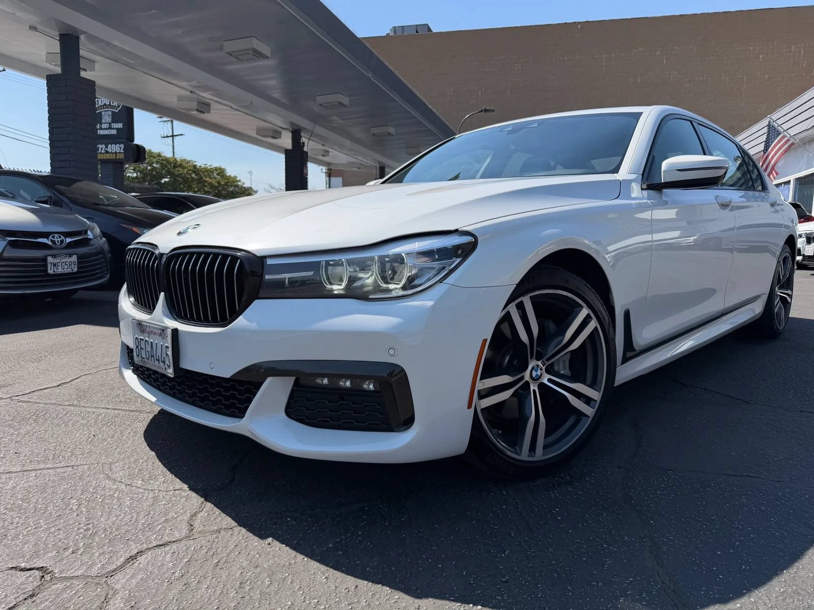Used 2018 BMW 740i RWD image 1