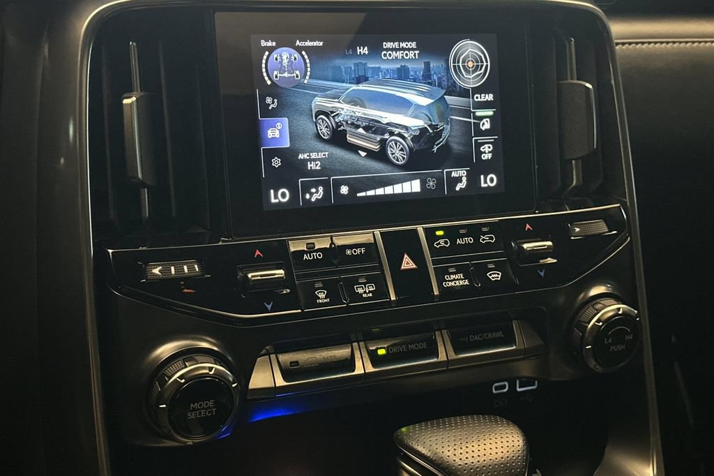Used 2023 Lexus LX 600 F Sport w/ Accessory Package (Z1) AWD/4WD image 21