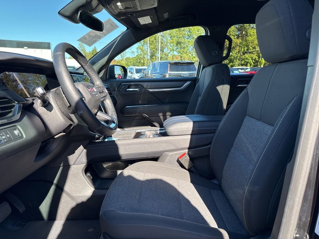 Used 2025 GMC Acadia Elevation FWD image 9