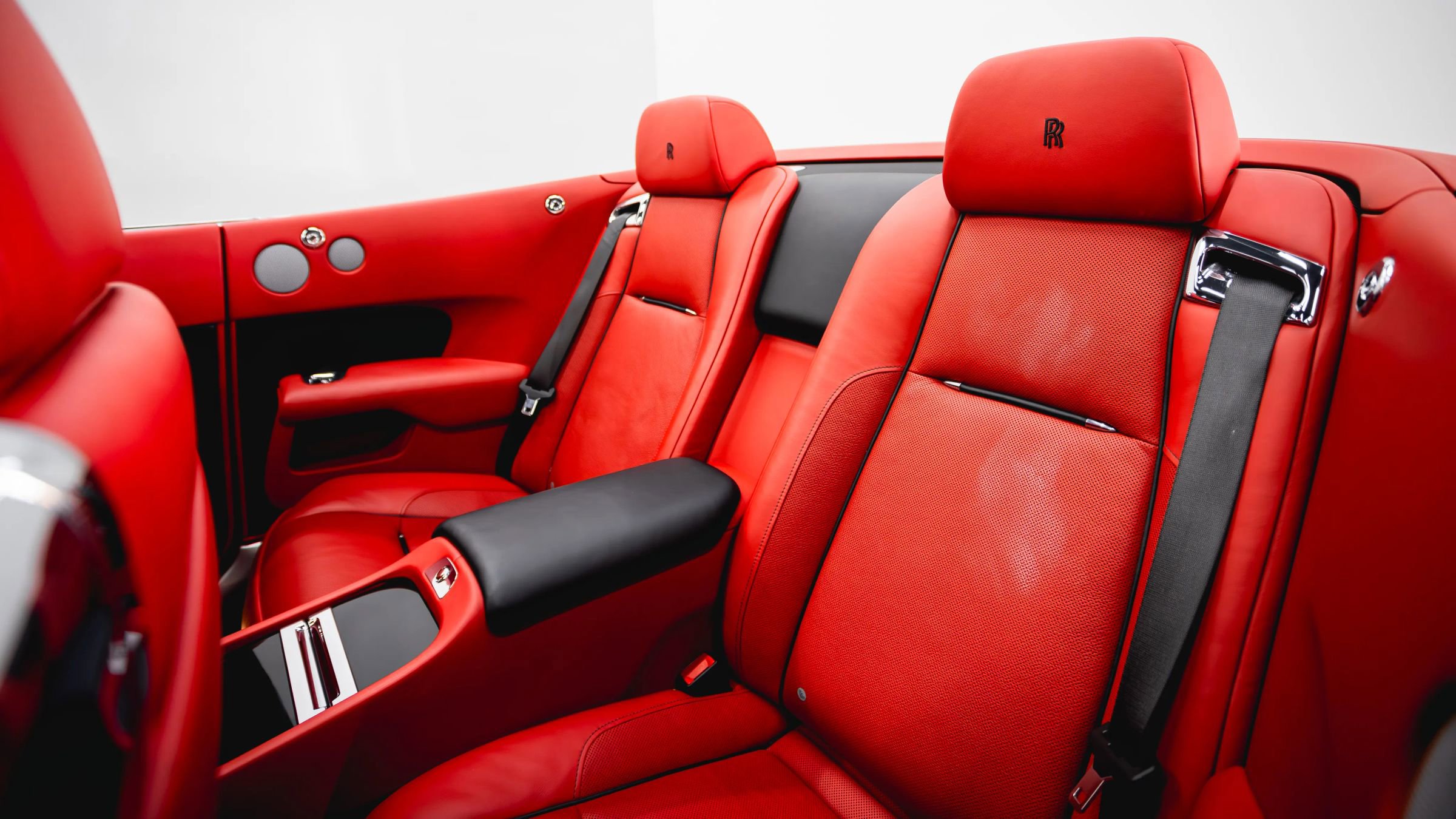 Used 2017 Rolls-Royce Dawn RWD image 51