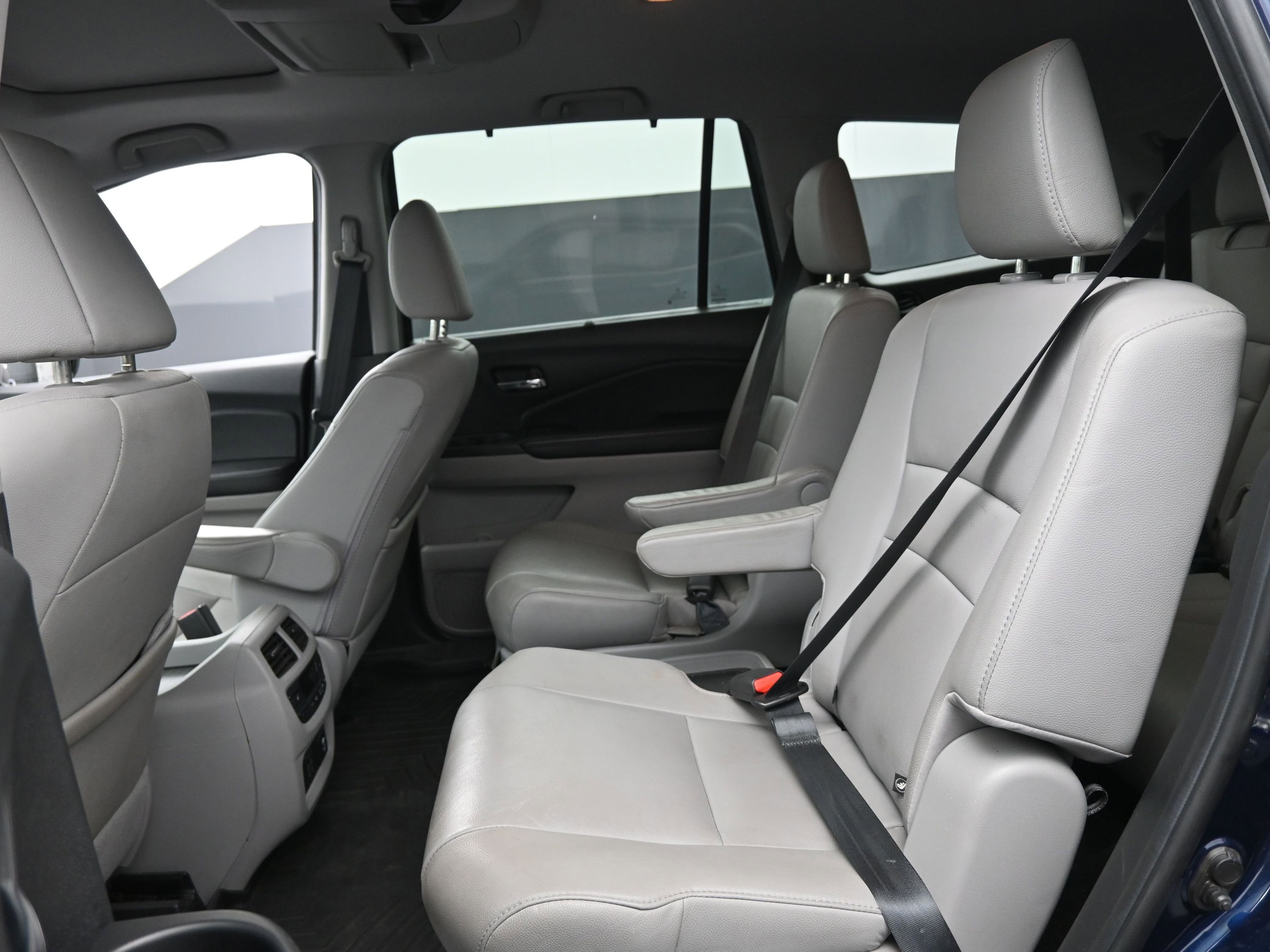Used 2019 Honda Pilot Touring image 16