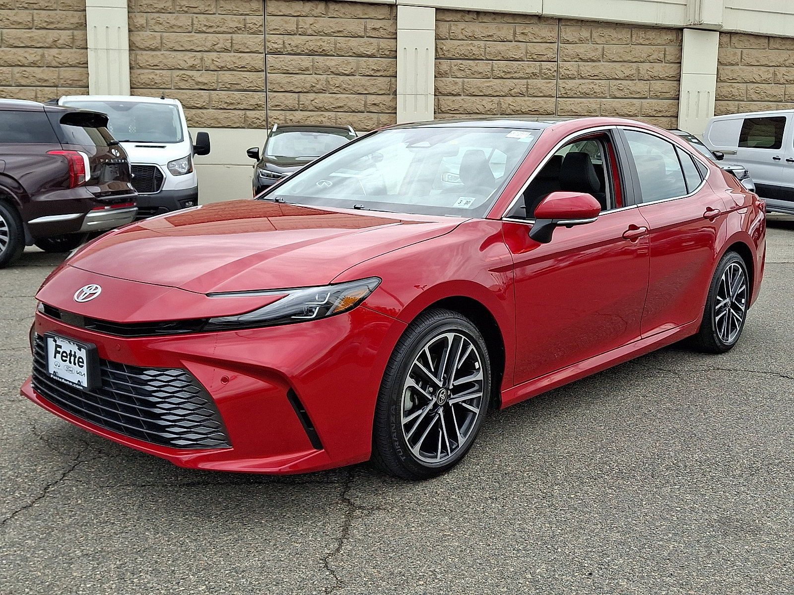 Used 2025 Toyota Camry XLE w/ Premium Plus Package AWD/4WD image 1