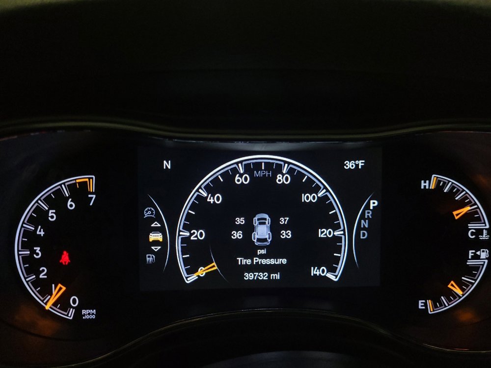 Used 2021 Jeep Grand Cherokee Laredo X image 23