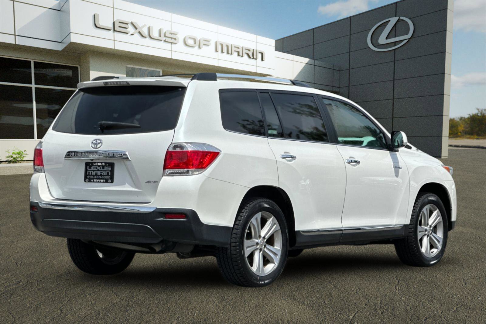 Used 2013 Toyota Highlander Limited AWD/4WD image 8