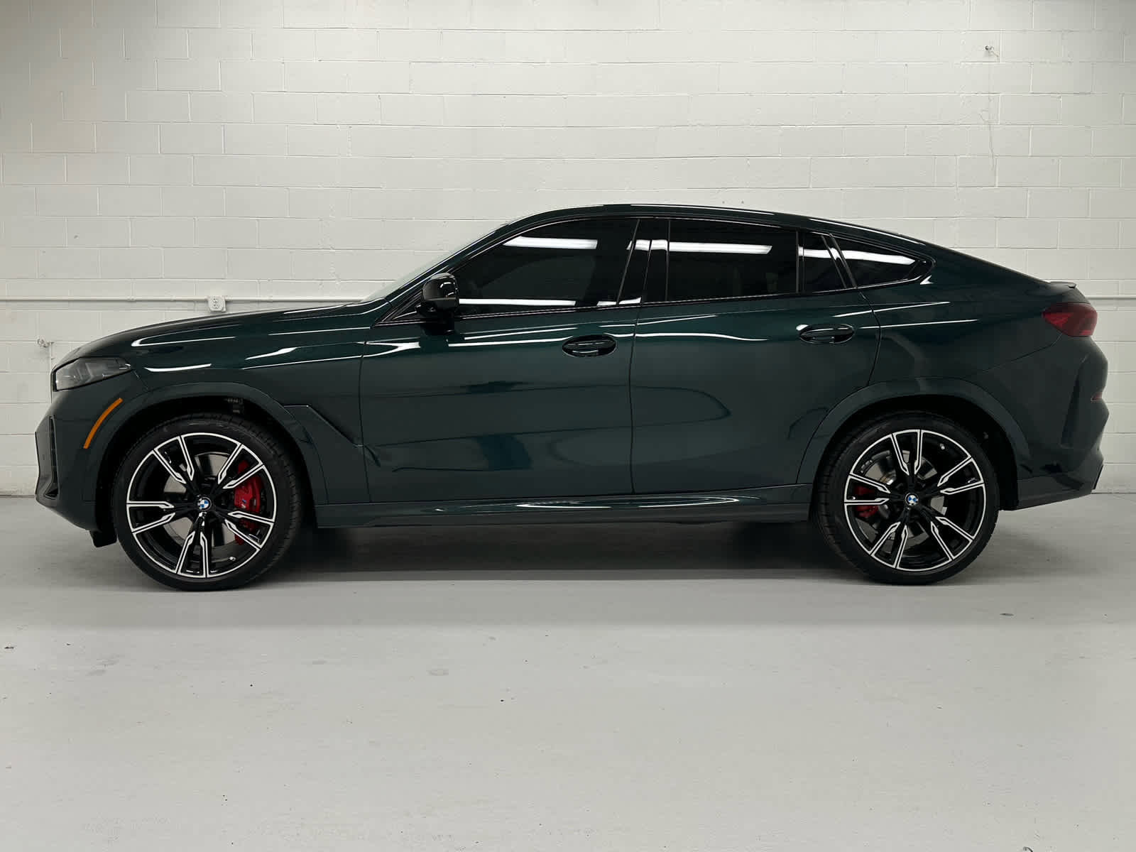 Used 2026 BMW X6 M60i w/ Executive Package AWD/4WD image 3