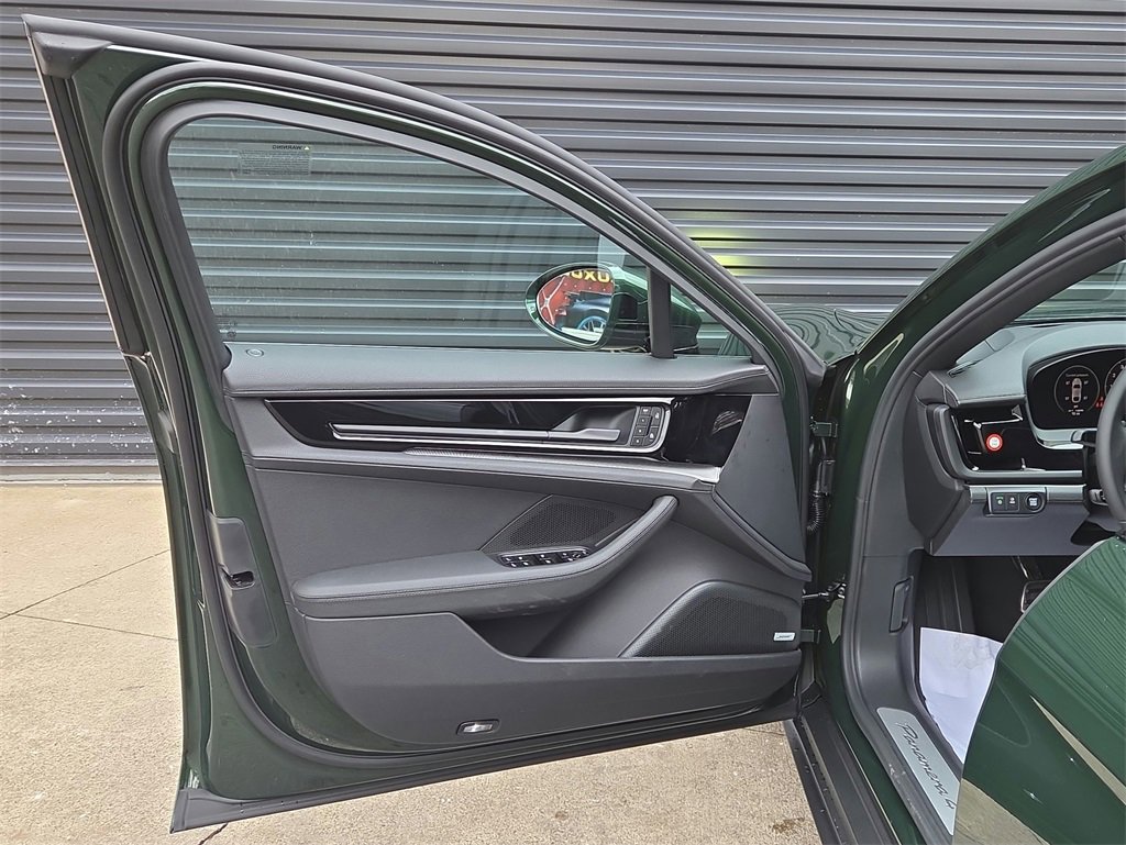 New 2026 Porsche Panamera 4 image 6