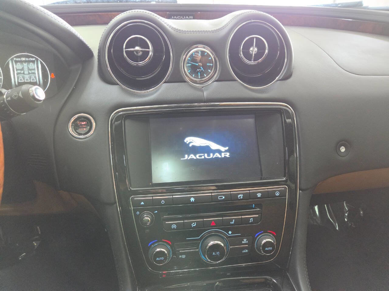 Used 2016 Jaguar XJ L Portfolio AWD/4WD image 26