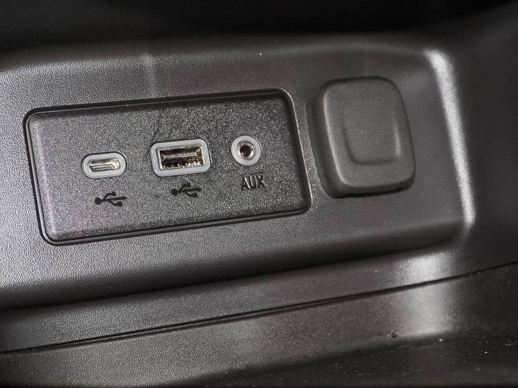 Used 2024 Chevrolet Equinox RS w/ LPO, Floor Liner Package FWD image 14