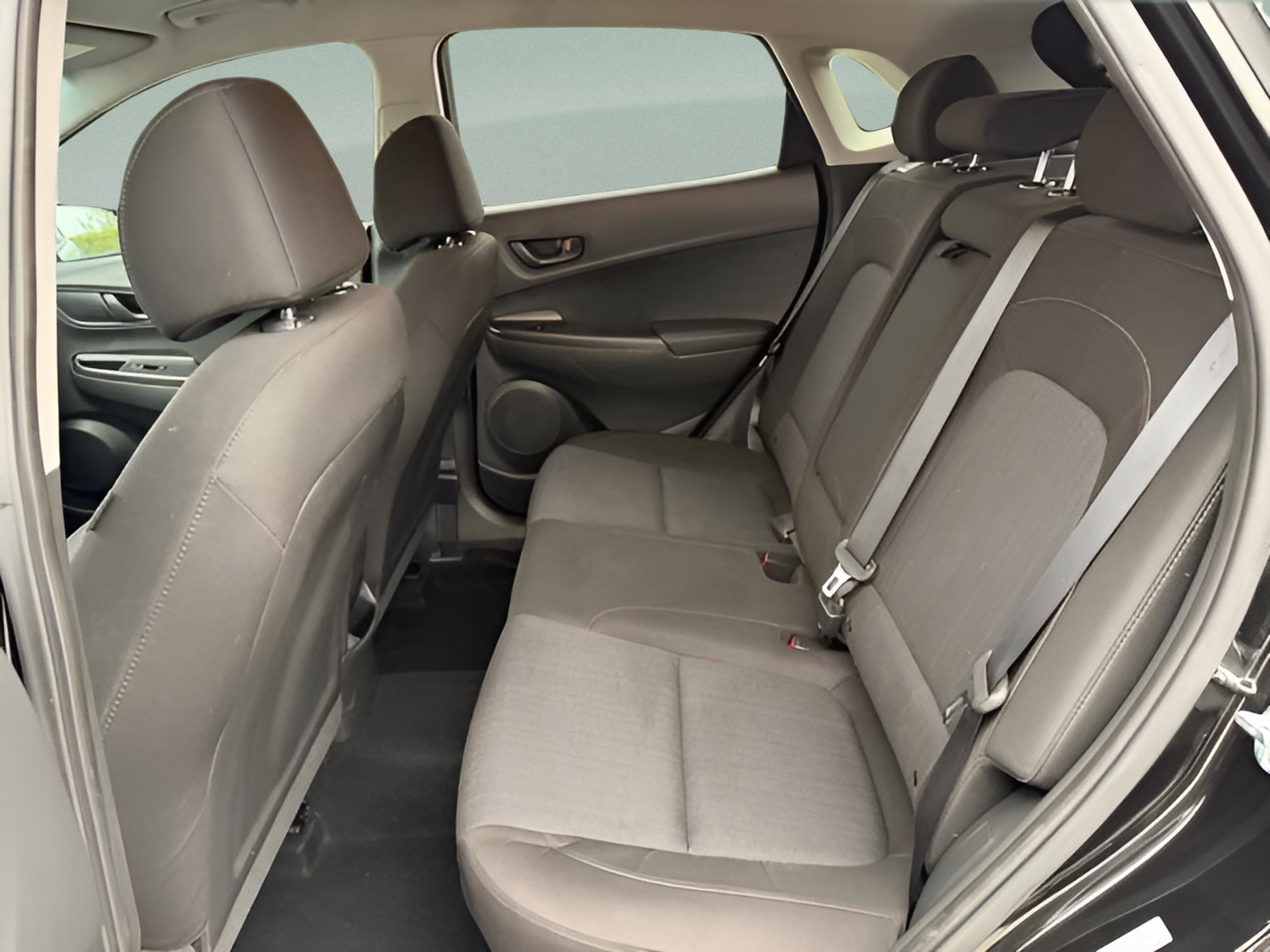 Used 2023 Hyundai Kona SEL AWD/4WD image 24