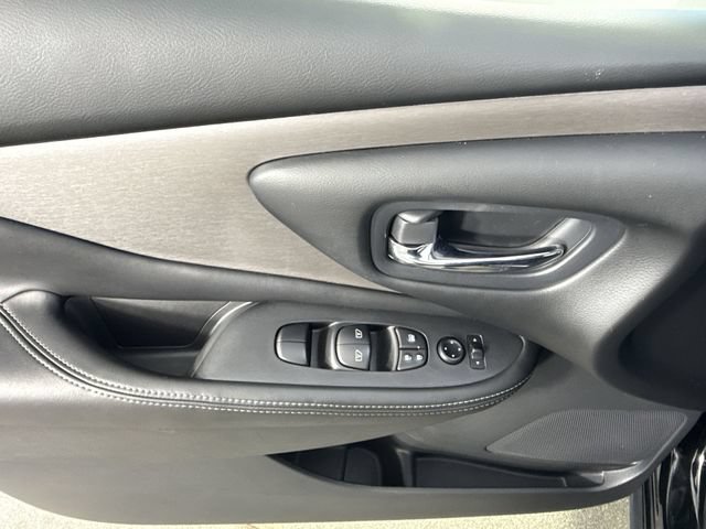 Used 2023 Nissan Murano S AWD/4WD image 19