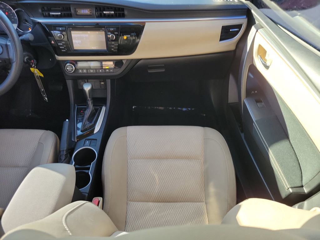 Used 2015 Toyota Corolla LE image 12