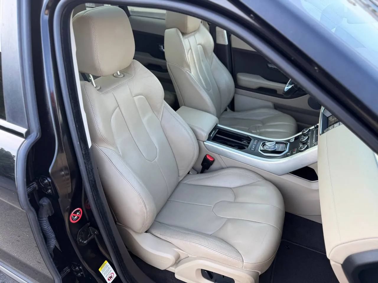 Used 2015 Land Rover Range Rover Evoque Pure Premium AWD/4WD image 41