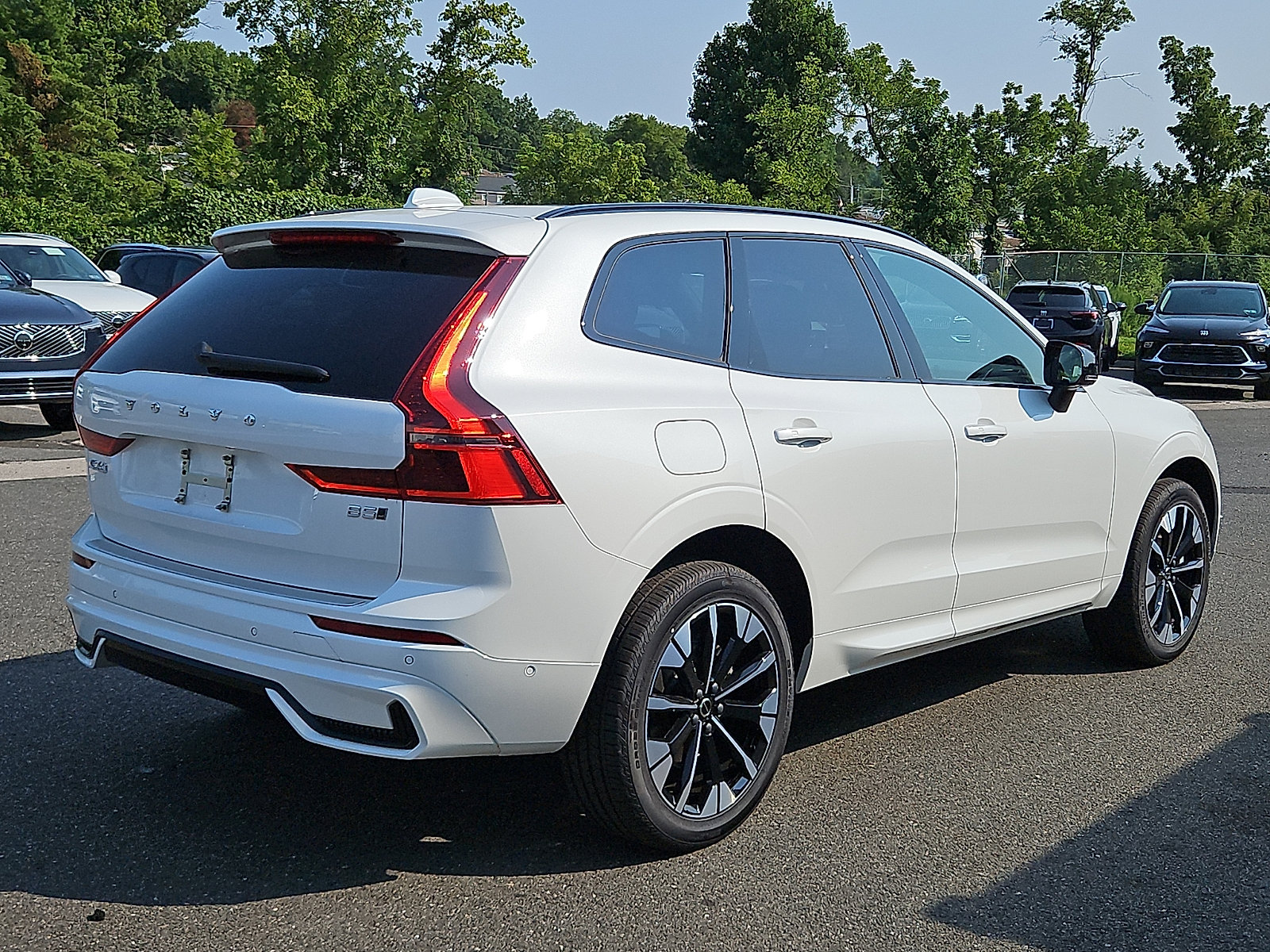 New 2026 Volvo XC60 B5 Plus w/ Climate Package AWD/4WD image 6