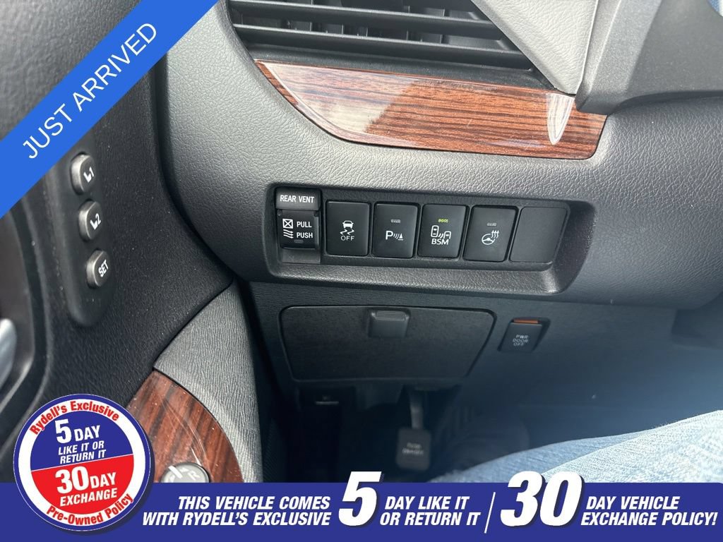 Used 2017 Toyota Sienna Limited AWD/4WD image 17