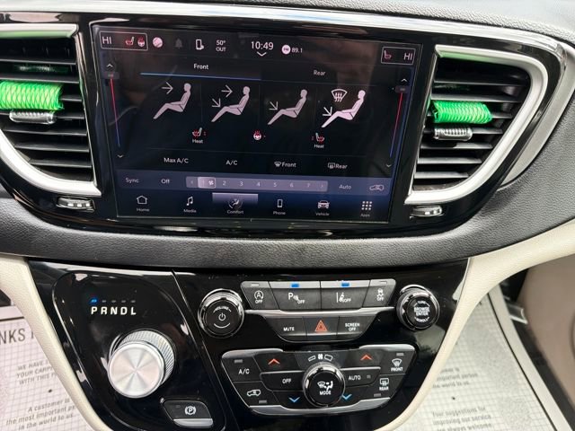 Used 2022 Chrysler Pacifica Touring-L FWD image 19