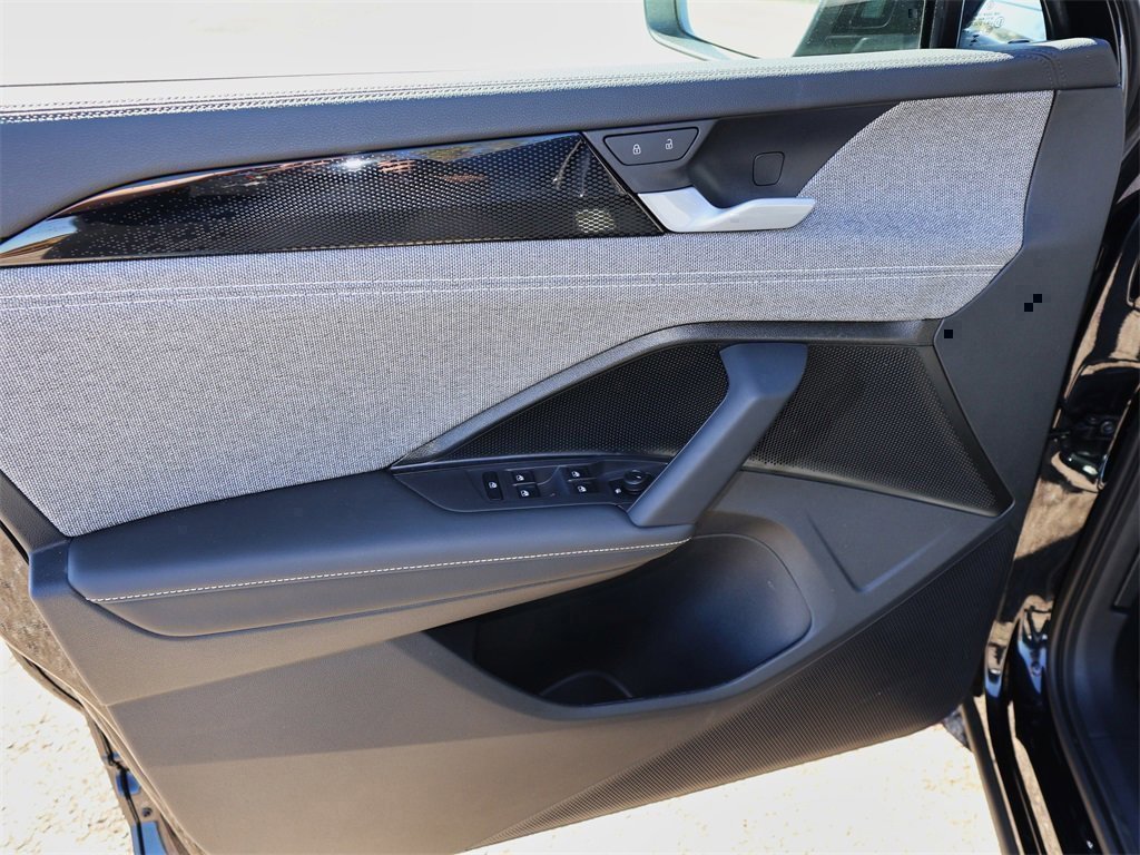 Certified 2025 Volkswagen Tiguan S image 13