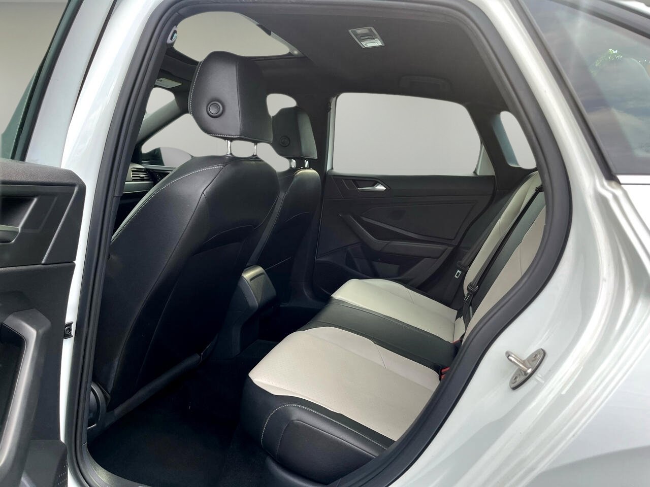 Used 2019 Volkswagen Jetta R-Line image 11