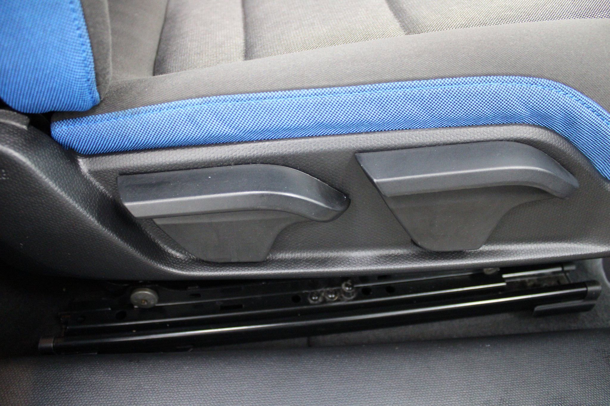 Used 2018 BMW i3 94Ah w/Range Extender image 32