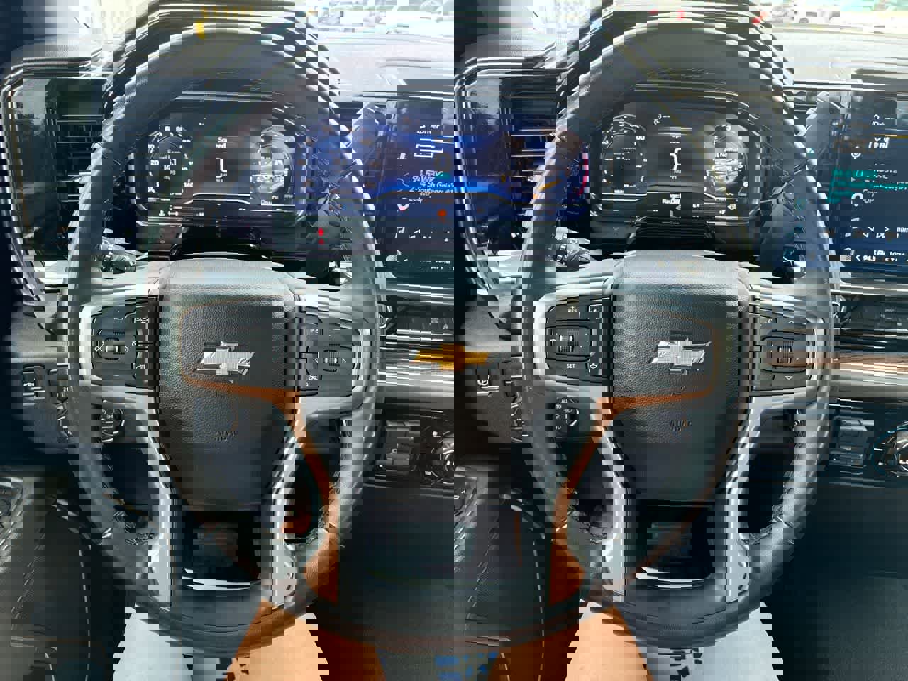 Used 2025 Chevrolet Silverado 2500 LT image 11