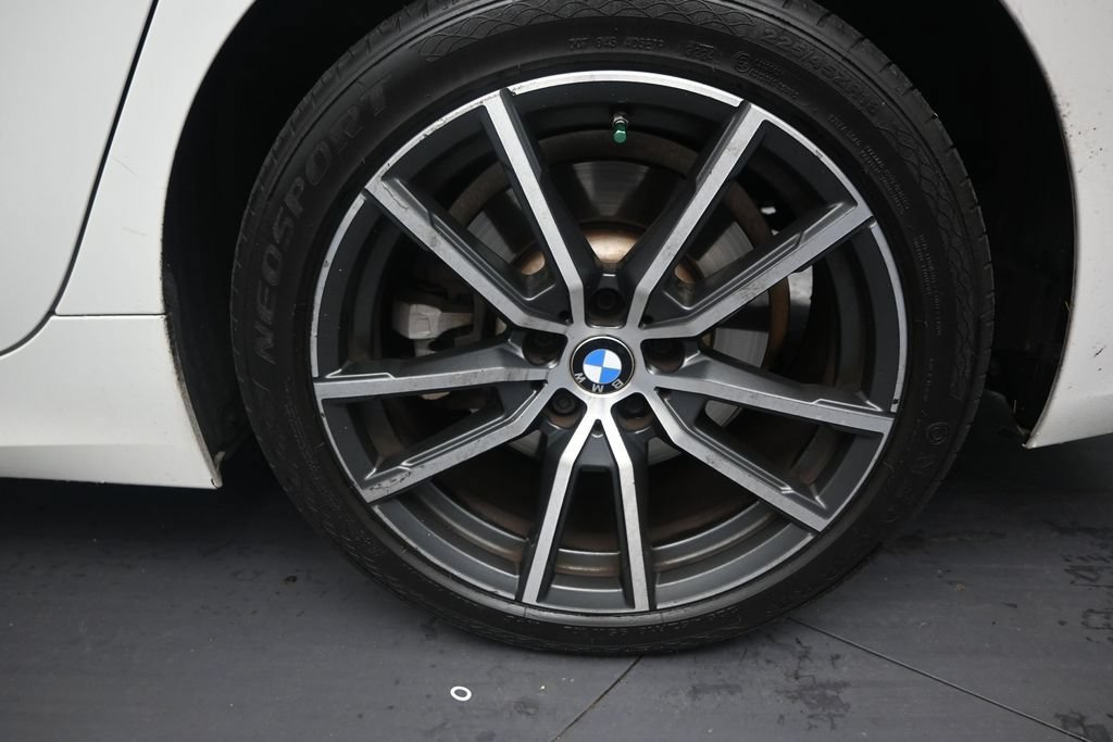 Used 2021 BMW 330i Sedan w/ Convenience Package RWD image 10
