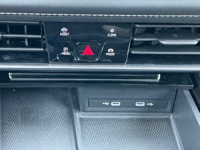 Used 2024 Volkswagen Atlas SE AWD/4WD image 27