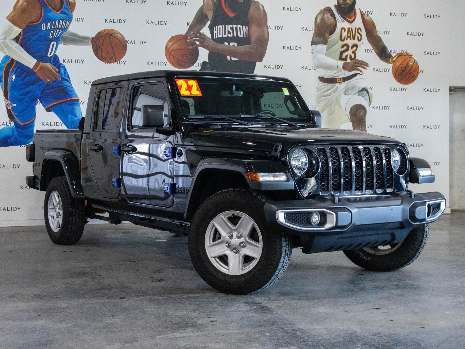 Used 2022 Jeep Gladiator Sport image 2