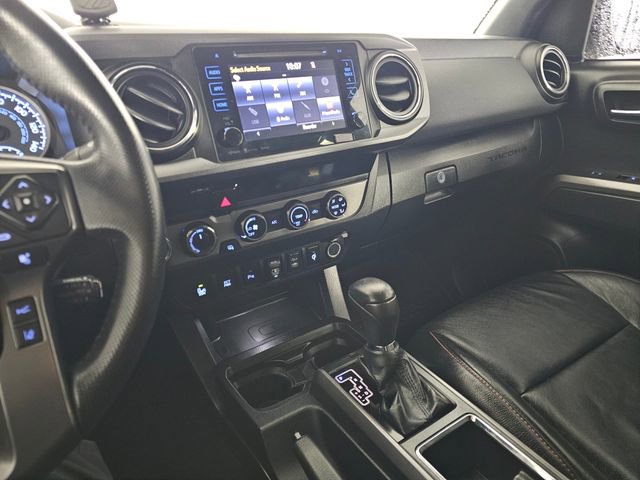 Used 2018 Toyota Tacoma TRD Off-Road w/ Technology Package image 33
