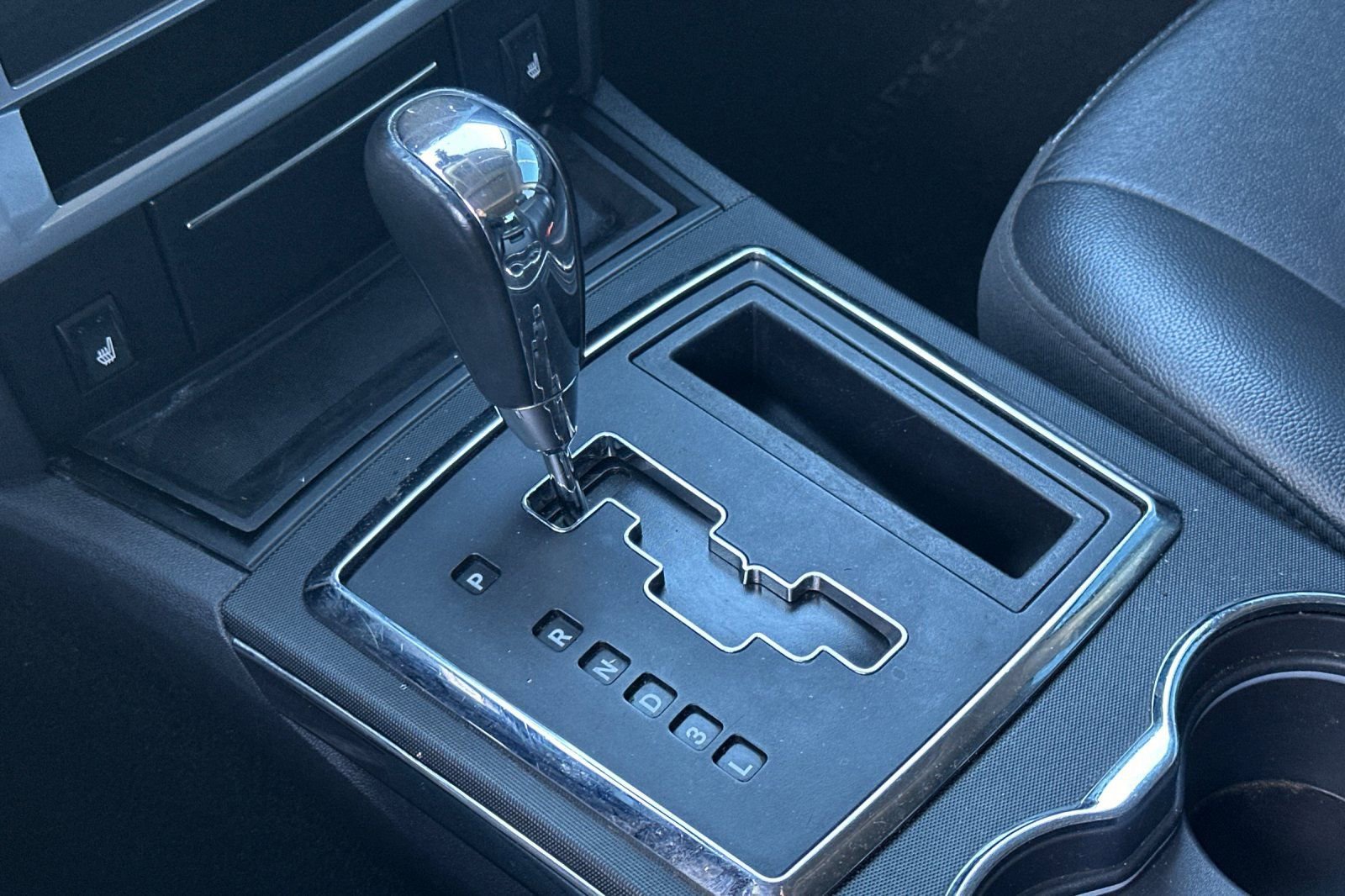 Used 2010 Chrysler 300 Touring image 20