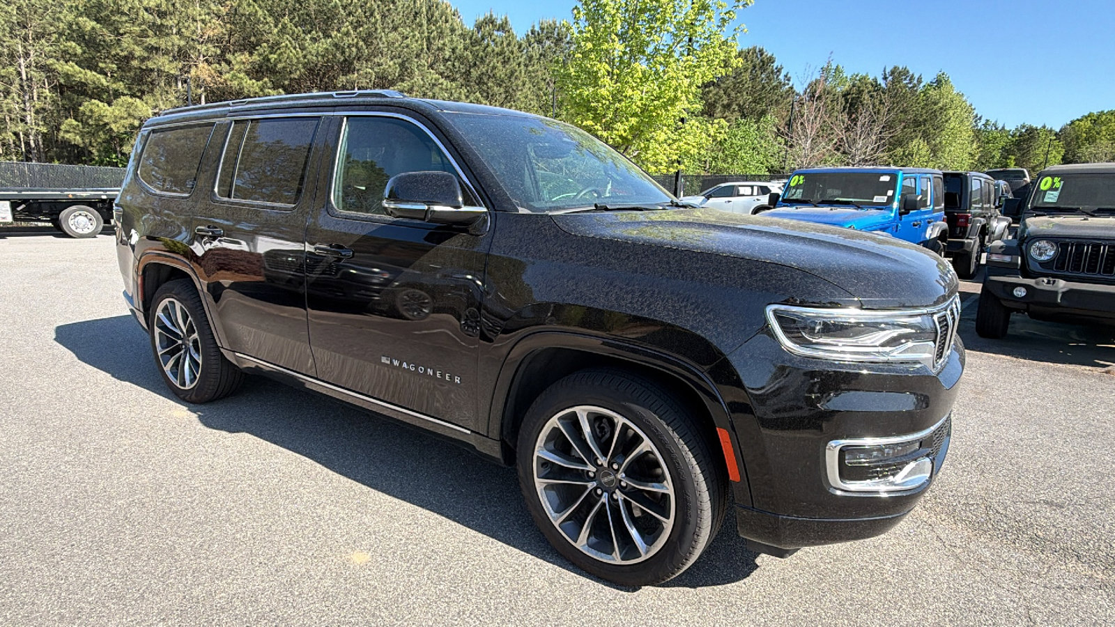 Used 2024 Jeep Wagoneer Series III w/ Premium Group I AWD/4WD image 5