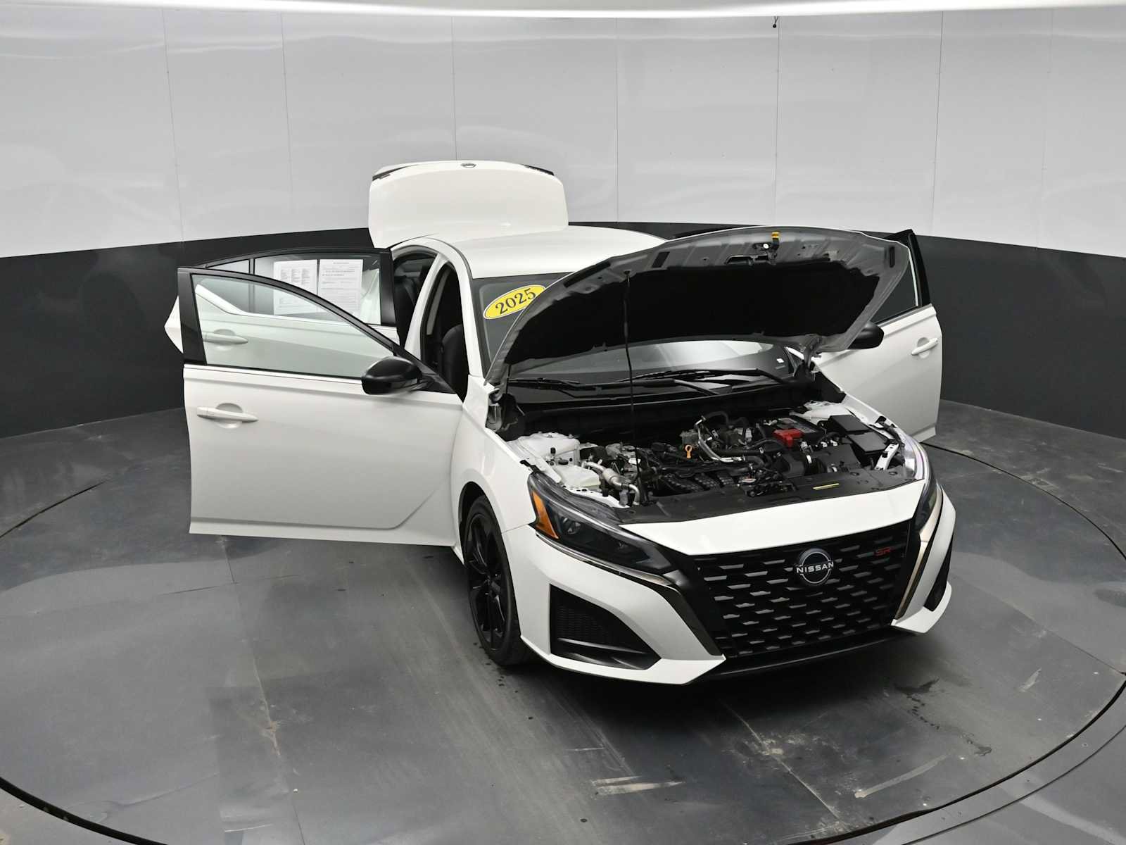 Used 2025 Nissan Altima 2.5 SR FWD image 45
