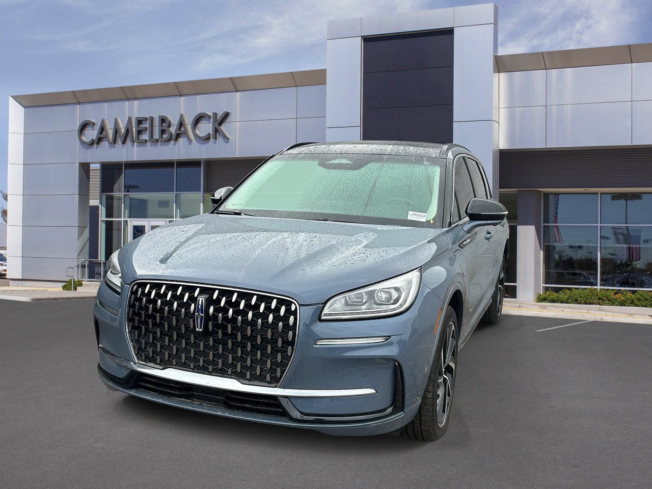 Used 2025 Lincoln Corsair Grand Touring w/ Equipment Group 301A AWD/4WD image 1