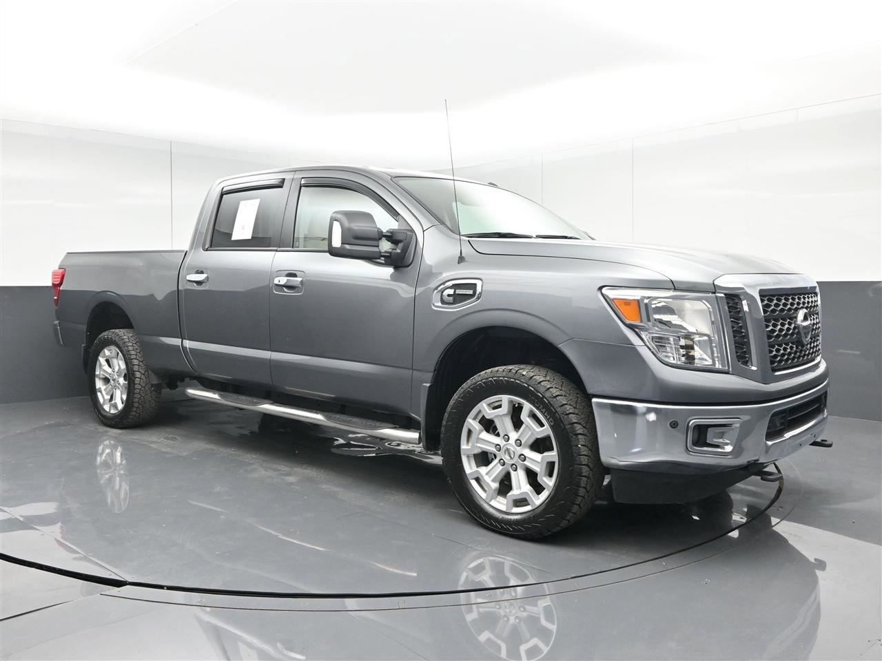 Used 2016 Nissan Titan SV RWD image 3