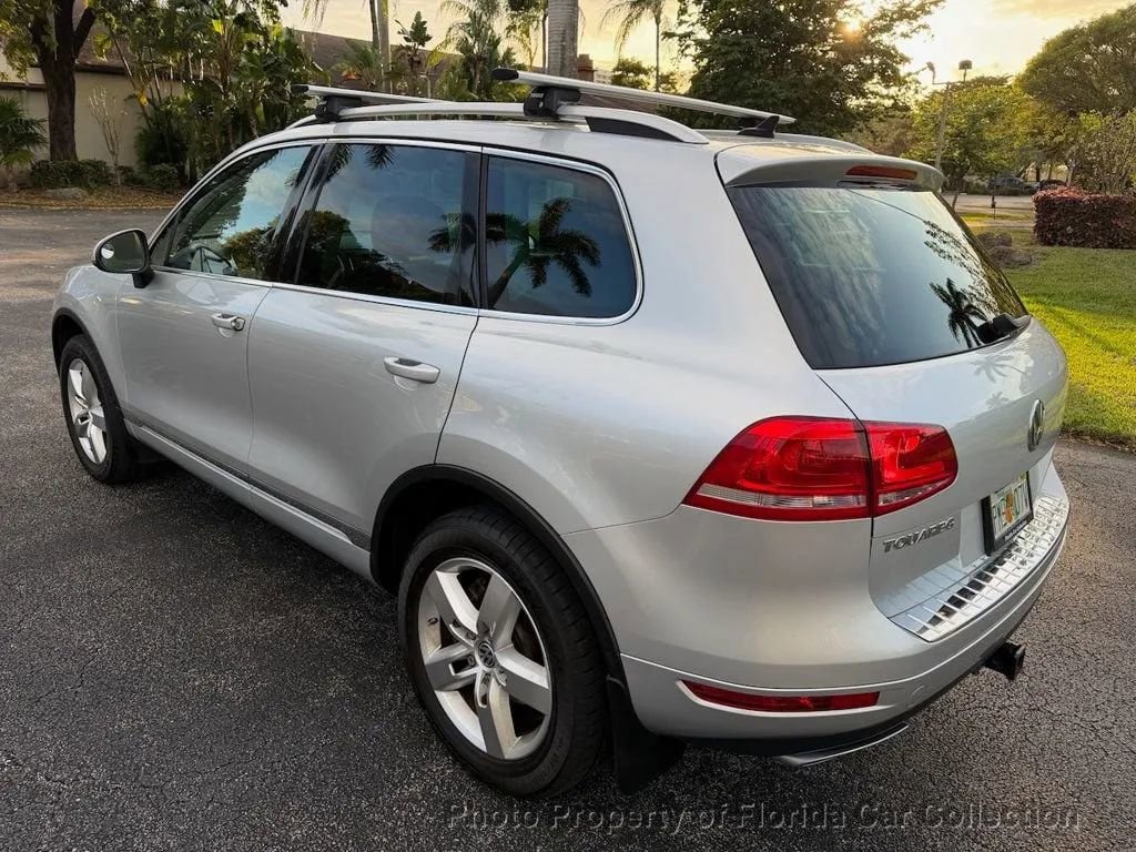 Used 2011 Volkswagen Touareg TDI image 3